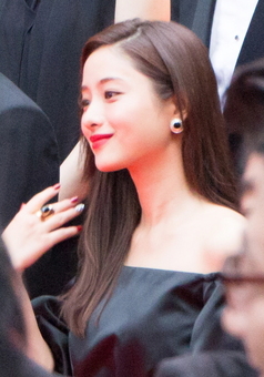 Godzilla_Resurgence_World_Premiere_Red_Carpet-_Ishihara_Satomi.jpg